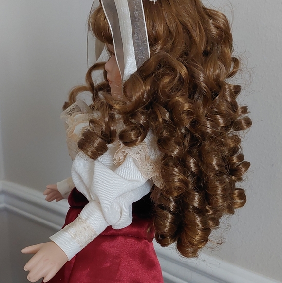 Porcelain Doll 16.5 in - Picture 4 of 7